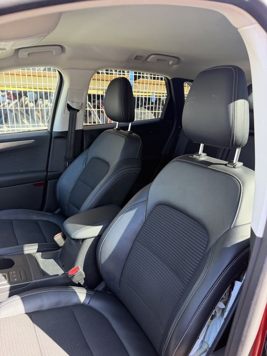 Ford Kuga 2021 PLUG IN HIBRID Titanium avariat / avariate