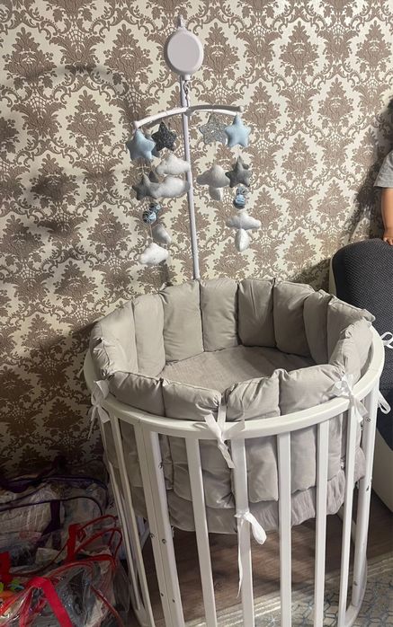 детская компактная кроватка