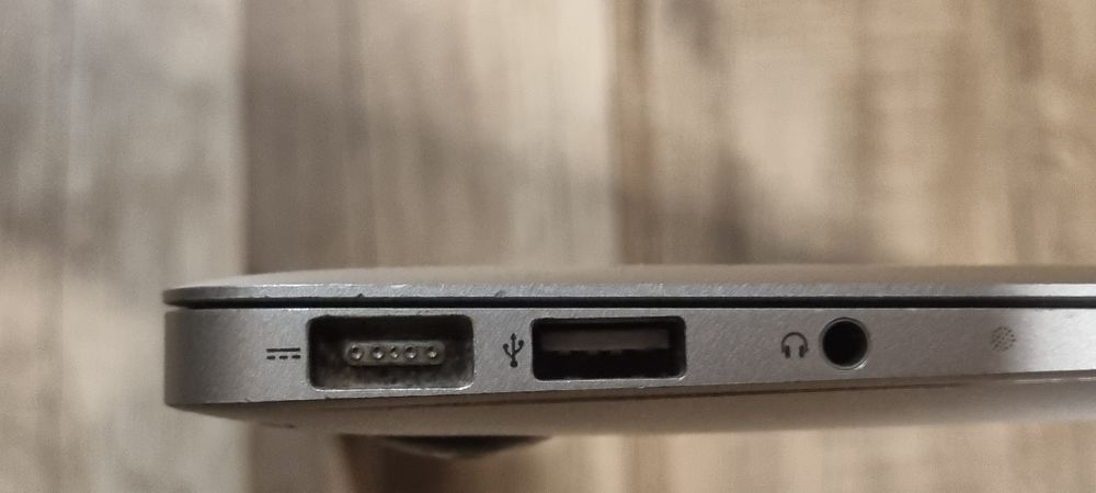 MacBook Air Модел A1370, EMC 2393