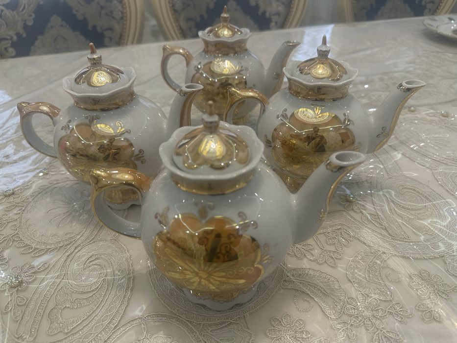 Чайники из фарфора 4 шт, новые
