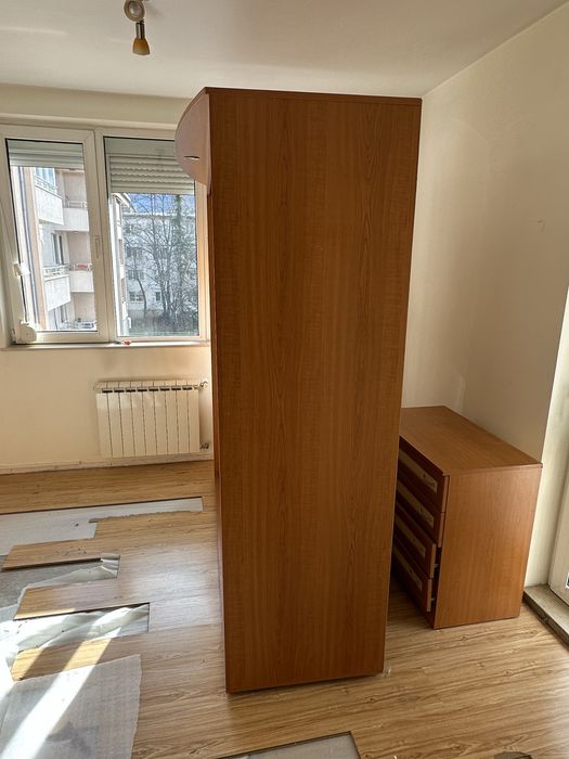 Гардероб с огледало