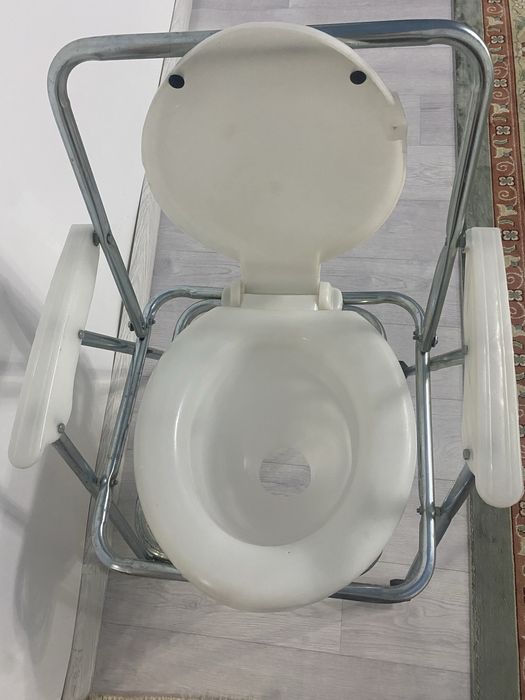 Кресло туалет унитаз