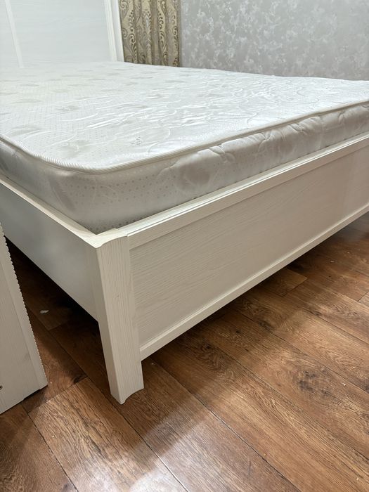 Мебель, двуспальная кровать