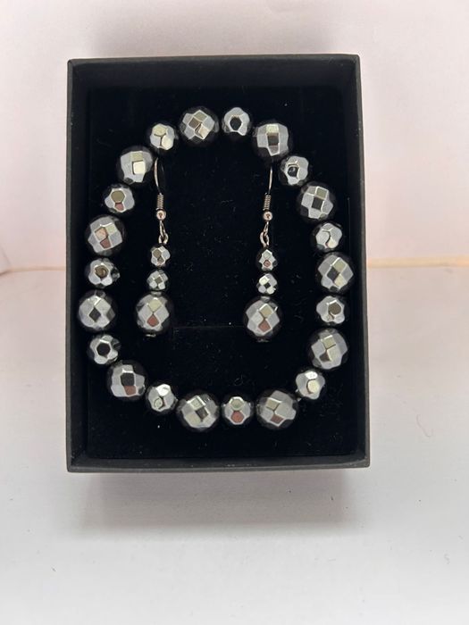 Отдам шикарный набор из гематита