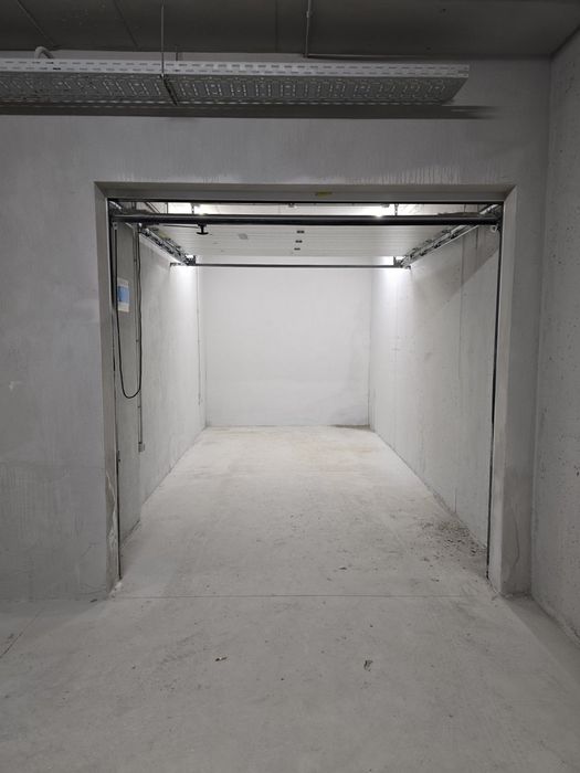 Дава се под наем Гараж / Паркомясто в София, Сердика - 17 кв.м за 127.5 € - Снимка #1