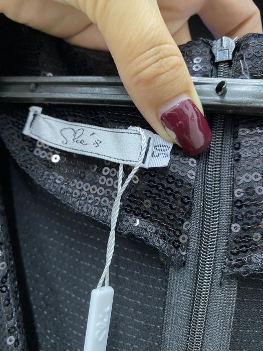 Продам головной убор и платье