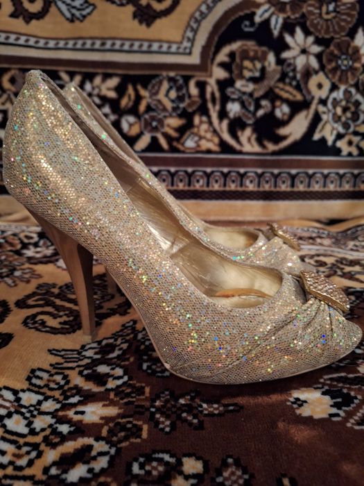 Продам новые красивые туфли