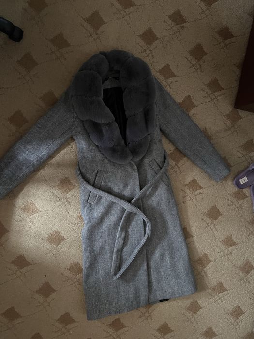 Продам пальто,размер 42