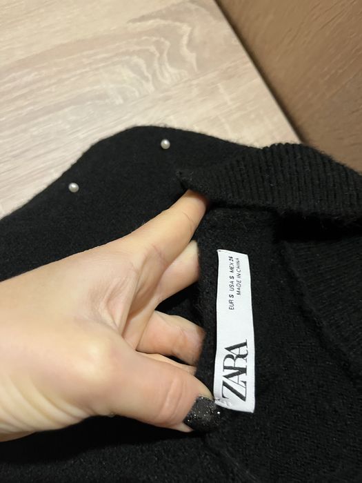 Дамска рокля от плетиво с елементи бели перли