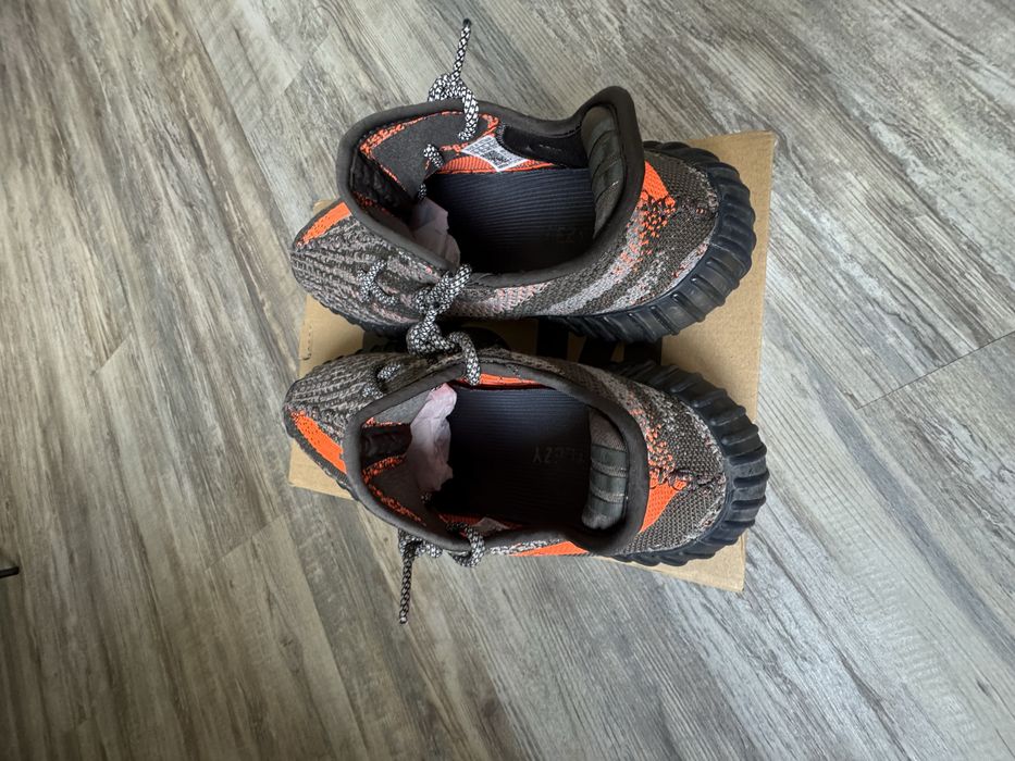 Продавам ADIDAS yeezy boost 350 V2