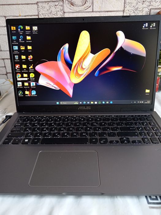Ноутбук в отличьном состоянии Asus