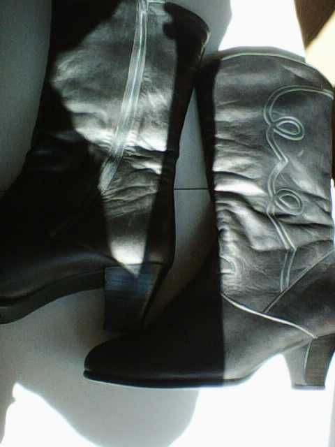 Продавам елегантни дамски кожени ботуши саламандър