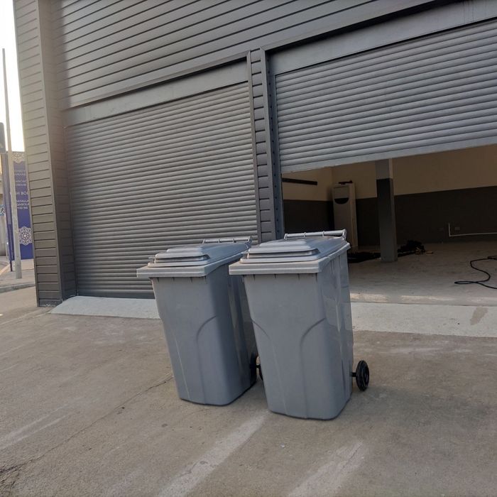 Musor Bak Urna sehi Musir idish мусорный контейнер