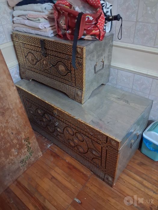 Продаётся два сундука