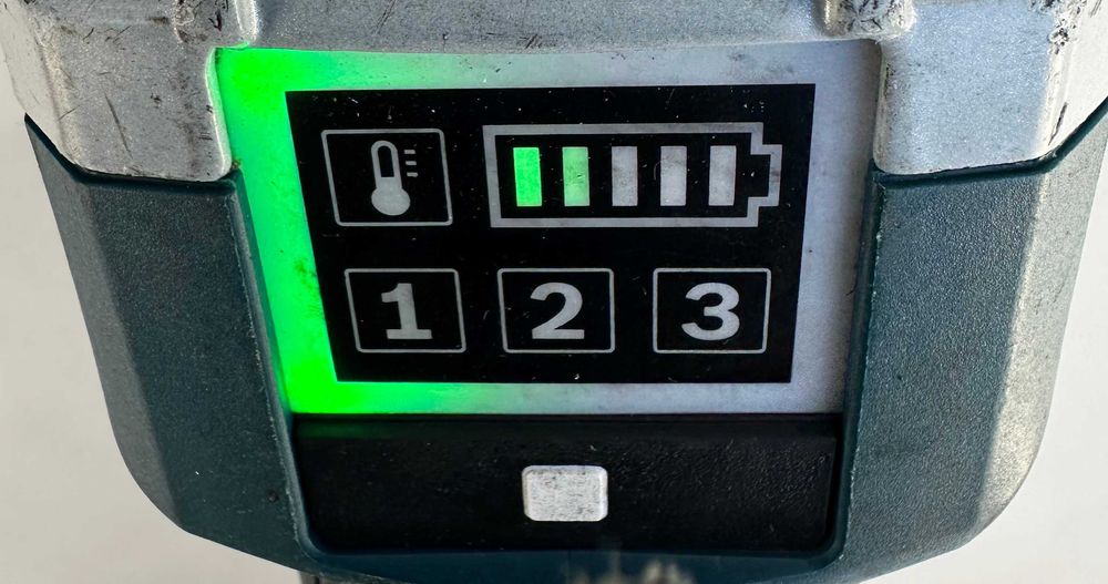 BOSCH GWS 18V-10 SC - Акумулаторен безчетков ъглошлайф като нов!