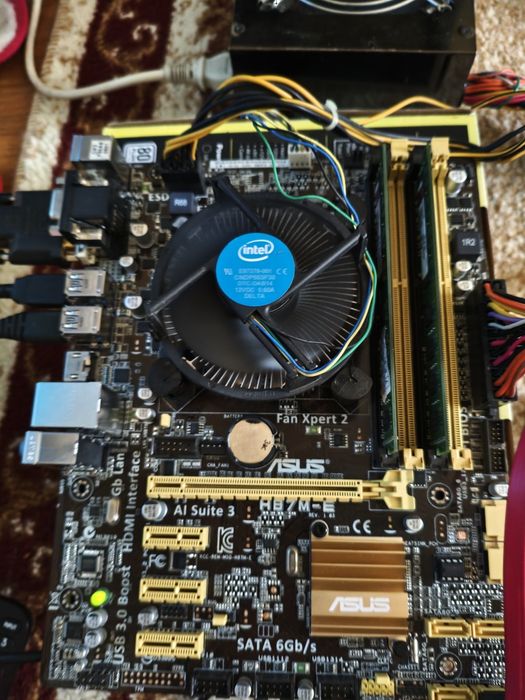 Kit complet LGA 1150 cu cutie - ASUS H87M-E