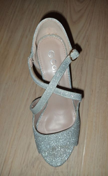 Sandale dama cu toc , marimea 35