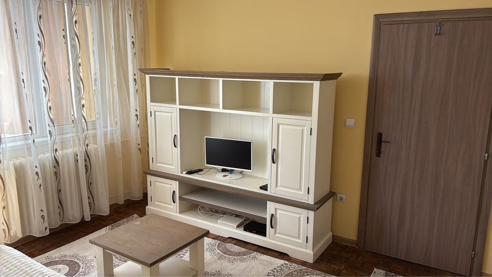 Inchiriez ap 2 camere zona centrala