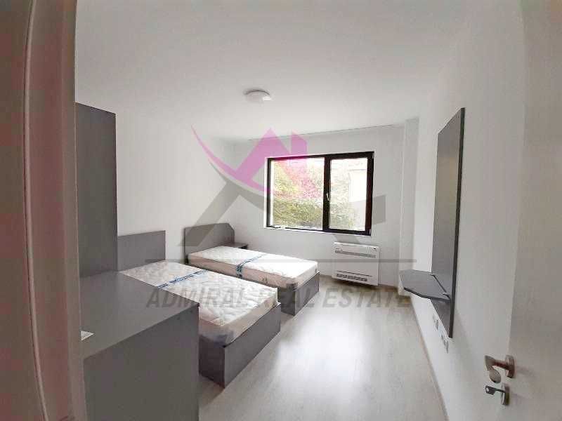 Дава се под наем Тристаен апартамент в Варна, Център - 100 кв.м за 750 € - Снимка #2