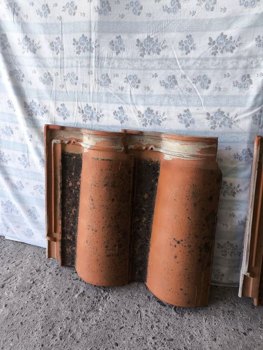 Vând țiglă folosită șapte ani,2 modele  preț atractiv.