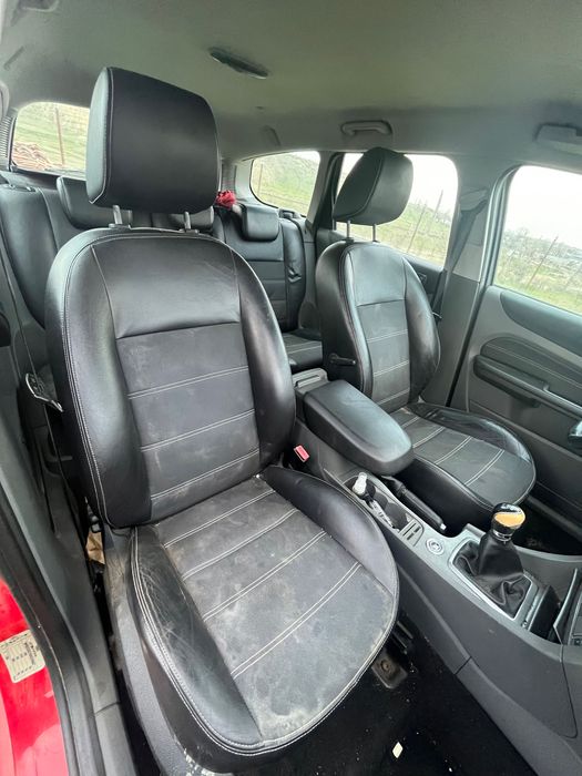 Ford Focus 2010 Break 1.6 TDCI - Se vinde întreagă pentru dezmembrări