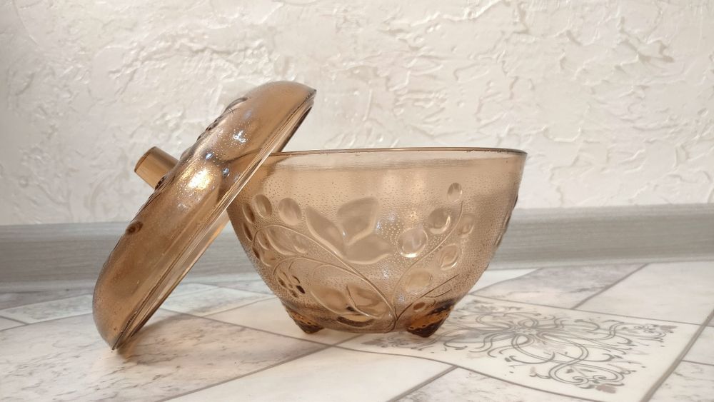 Продам компотницу.