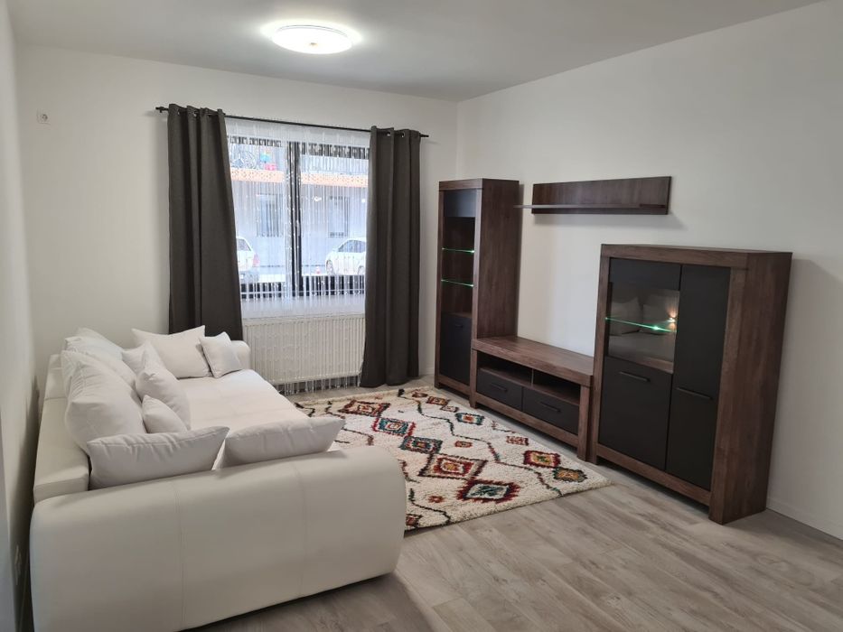 2 cam, U.M. Giroc, Rodia Residence, proprietar