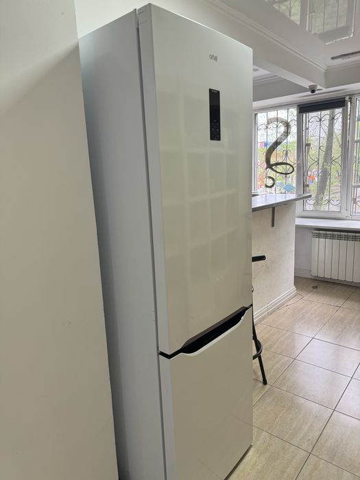 Холодильник, телевизор , микроаолновка , сейф , проектор