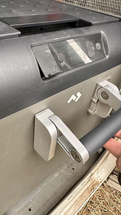 Продавам хладилна чанта на Дометик Dometic