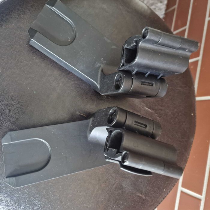 Scoica Cybex Aton 5, sistem Isofix, adaptori si pelerina ploaie