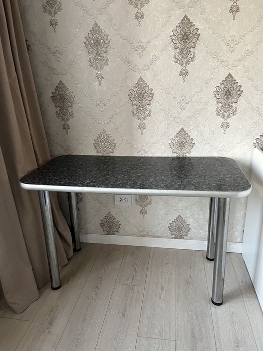 Стол качественный