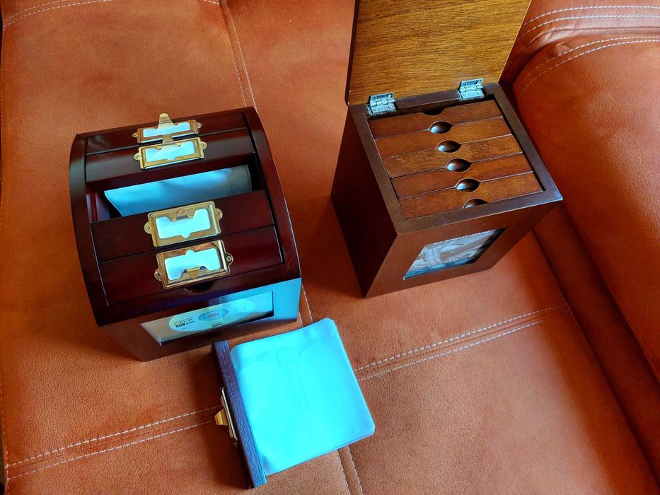 Luxury disk case CD DVD ETC