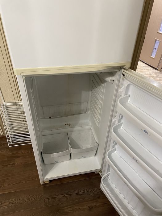 Холодильник Бирюса