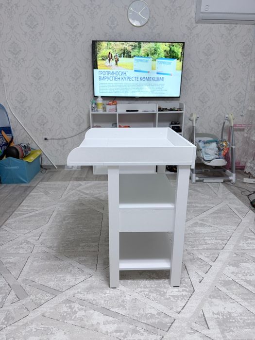 Продам пеленальный столик