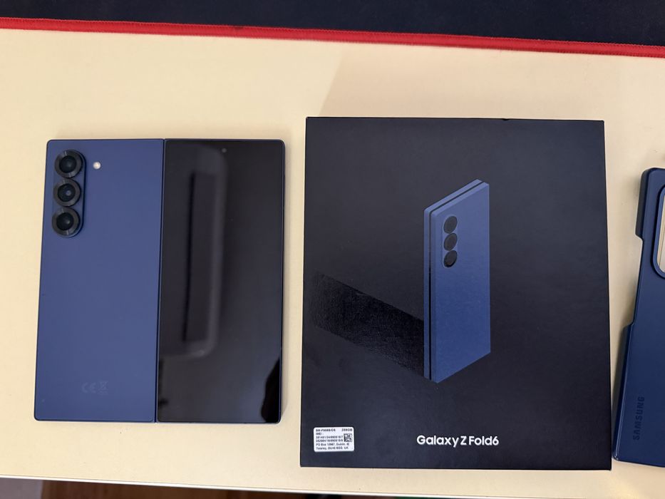 Samsung Galaxy Z Fold 6 256GB 36м гаранция