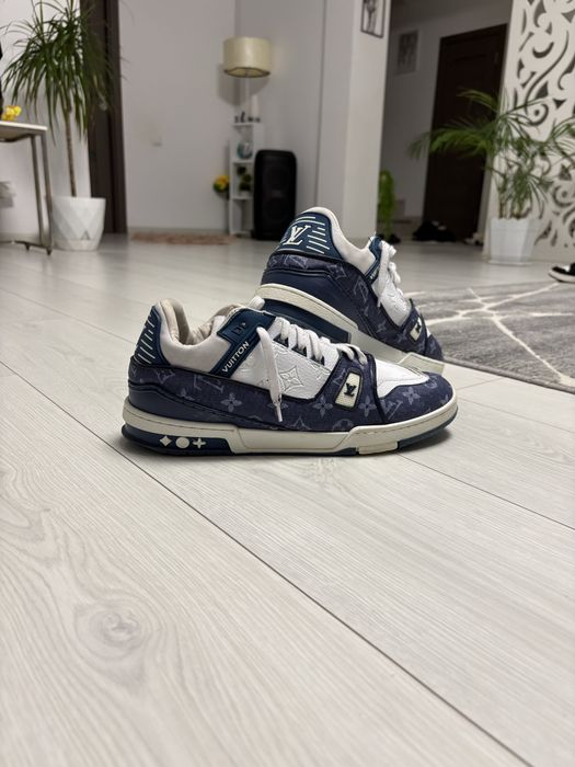 Adidasi LV Trainers baby blue