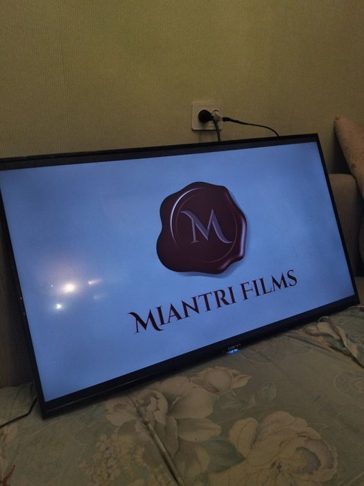 Смарт ТВ на Андроиде 109см