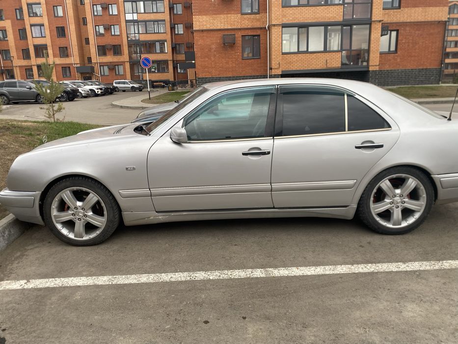 Продам мерседес 210