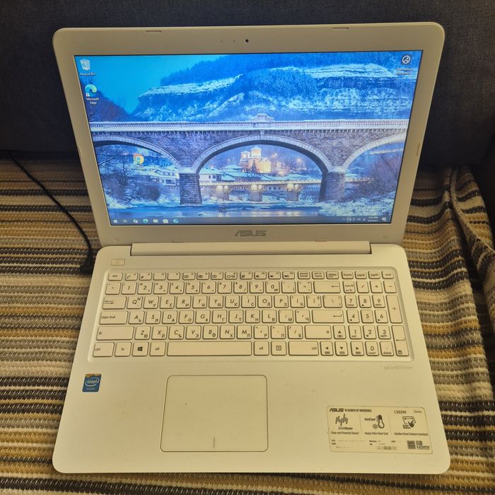 Лаптоп Asus L502M