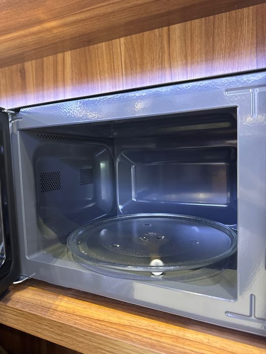 Микроволновка от 7Tech 23L
