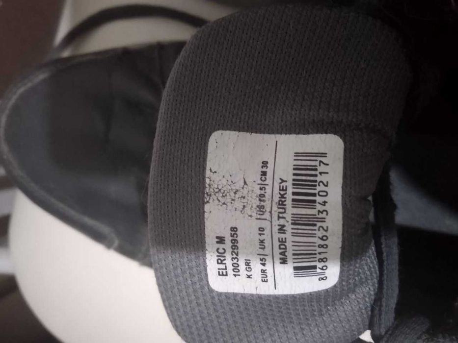 Мужские кроссовки 45 р( 30 см по стельке),б/у