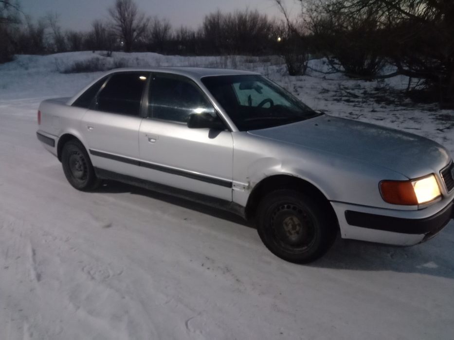 Ауди 100с 4. 2х литровый