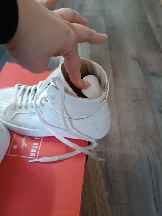 Нови кожени бели кецове SUPERDRY