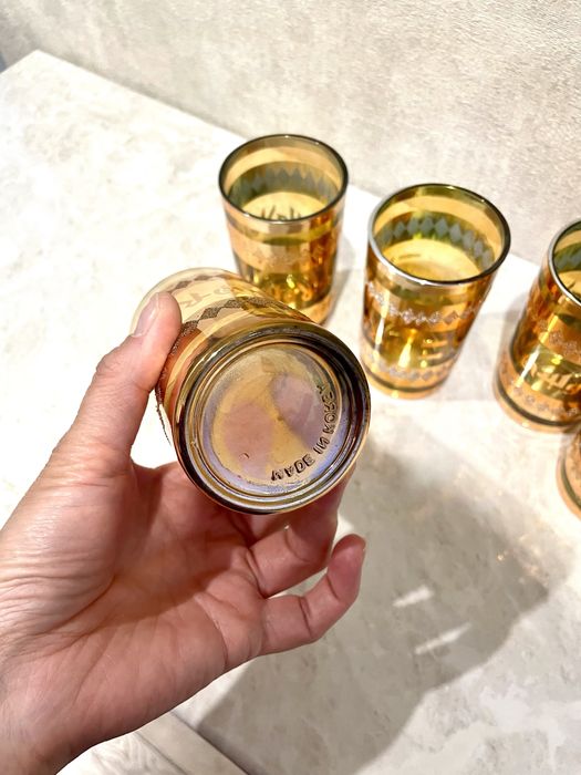 Золотистые бокалы