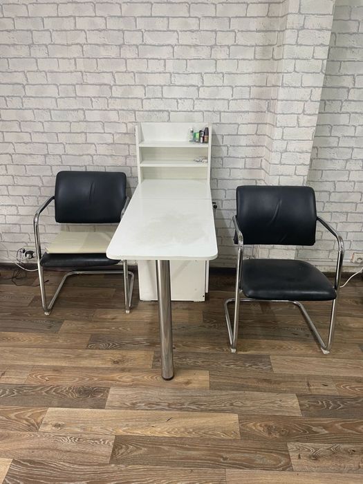 Продам маникюрный стол