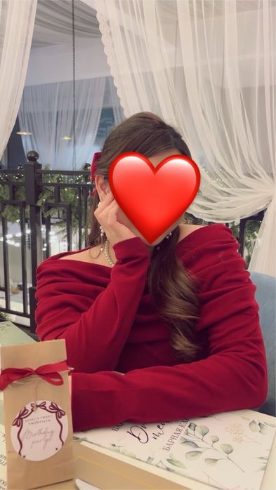 Продаю бордовую кофточку