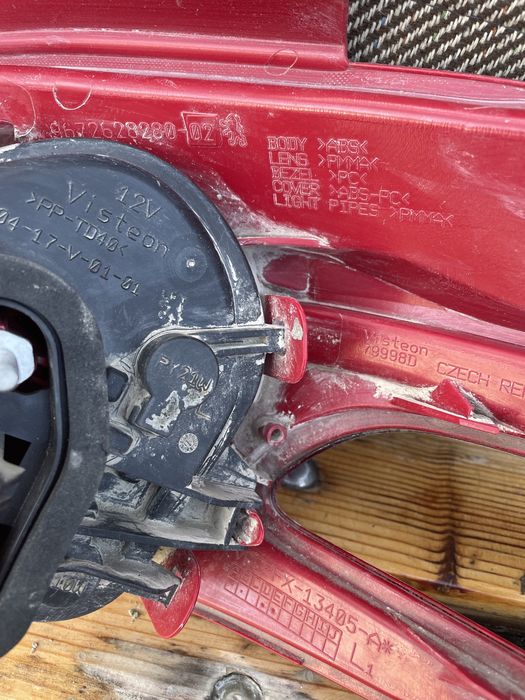 Оригинален ляв стоп за пежо 208 оборудван LED