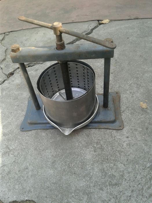 Прес для  винограда