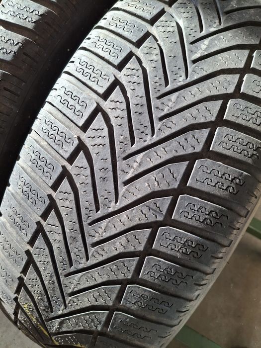 2  Anvelope de iarnă 215 60 r16 Falken