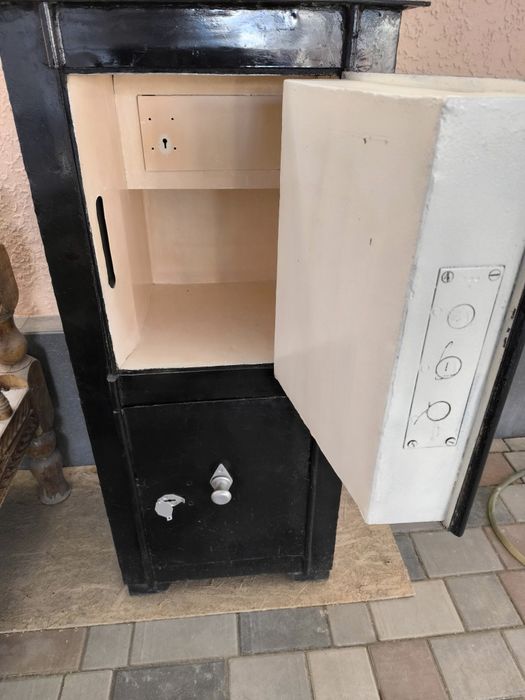 Продам сейф огнеупорный